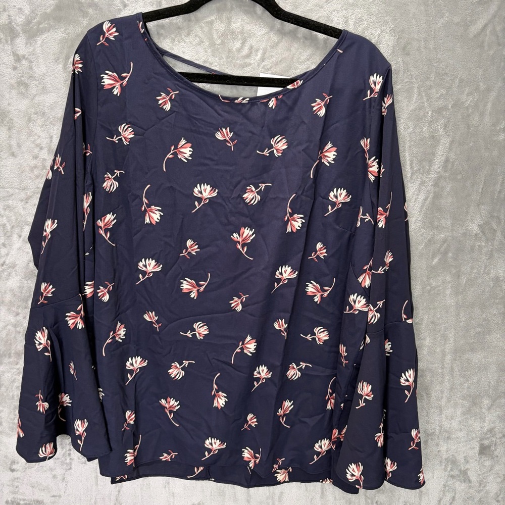 NWT Soprano Womens Floral Top Flare Sleeve V Back Size 2X Boho Cottage Feminine - Picture 10 of 10